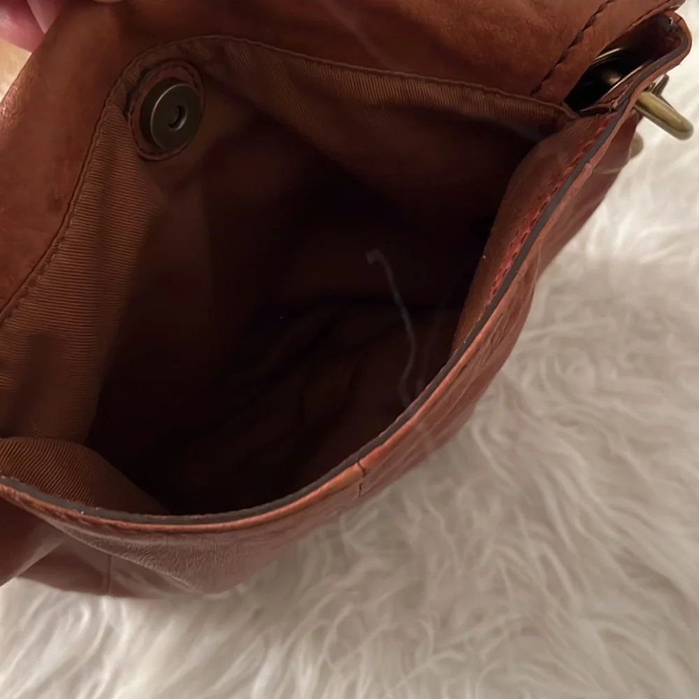 SOLD- Fossil brown leather medium crossbody bag/ shoulder bag/ multi use bag - Picture 9 of 12